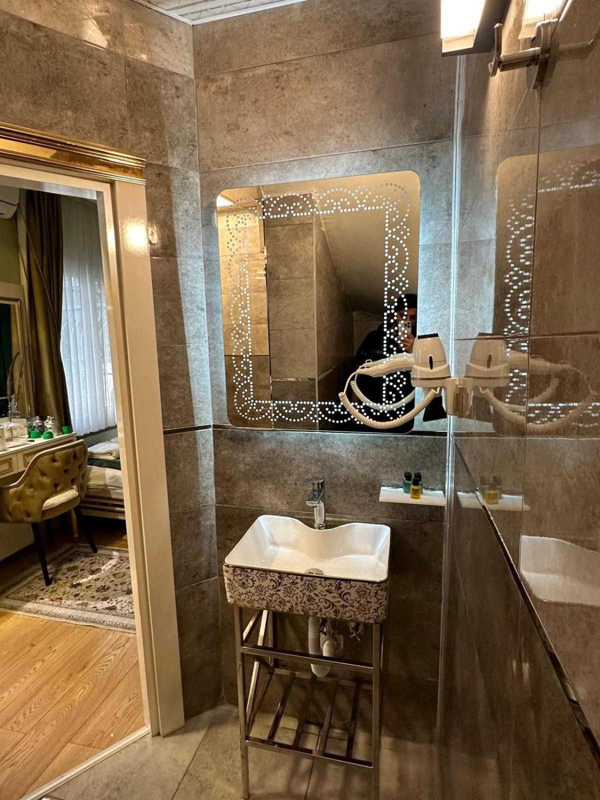 Whitemoon Hotel Suites Taksim Istanbul Exteriör bild